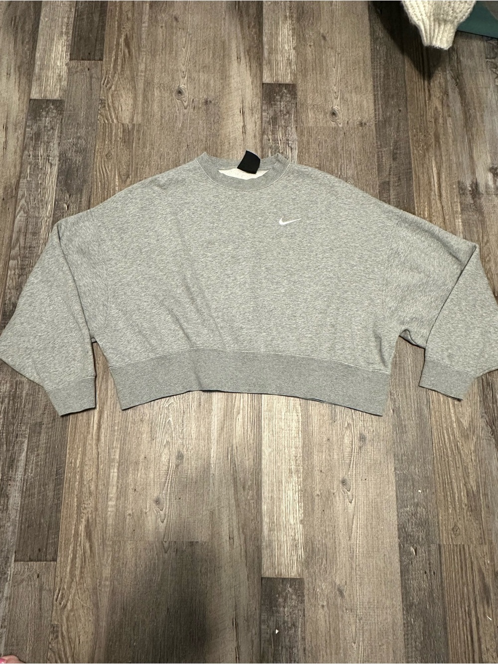 5/$25 Nike sweatshirt